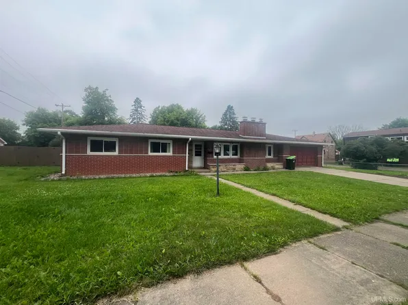 613 N 7th Ave, Iron River, MI 49935