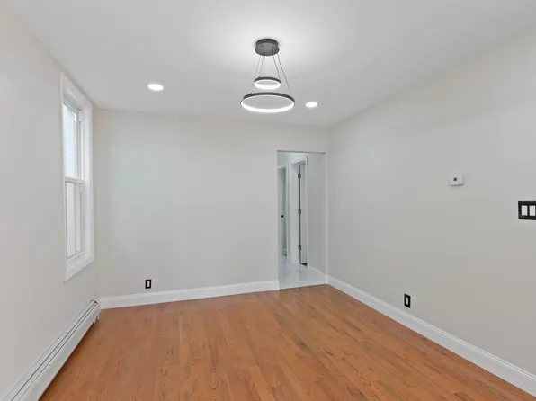 169 West 9th Street image 8 of 29