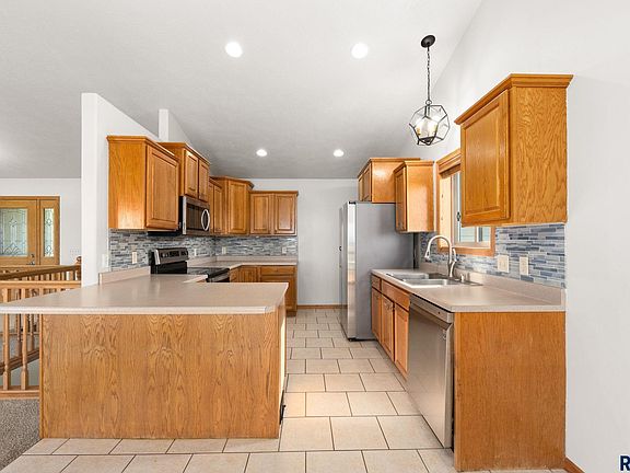 4th image of 7720 W Justice St