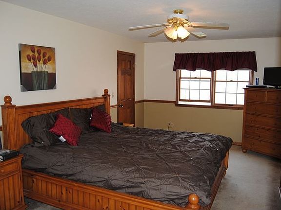 Large Master Ste with Bath and Walk in Closet