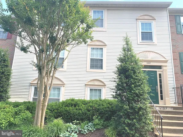 12107 Green Ledge Ct APT 202, Fairfax, VA 22033