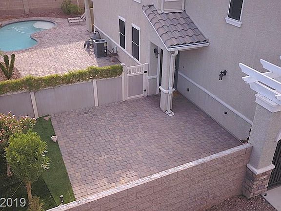 3rd image of 1113 Blakes Field Pl
