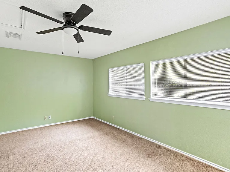 5011 Kenton Trce — Photo 15