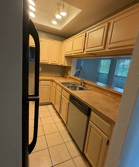 8601 Park Ln #422 — Photo 12
