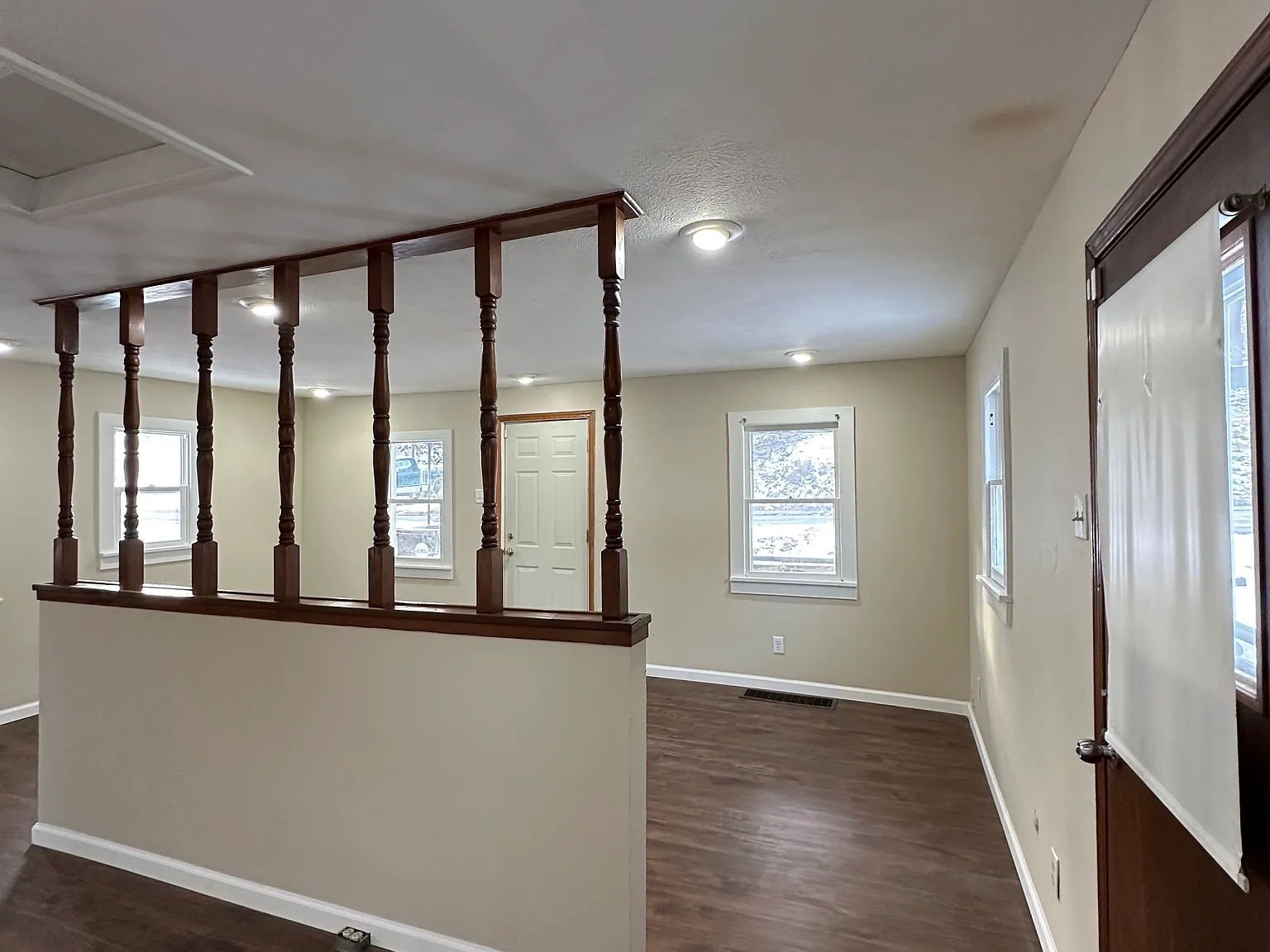 330 Harris Ln — Photo 4