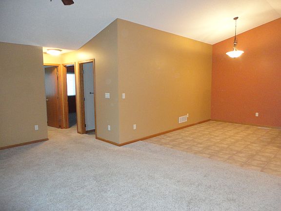 Vaulted ceilings & open feel