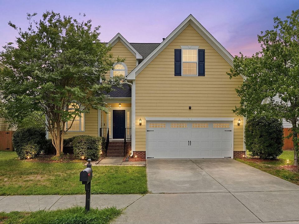 1st image of 11 Hidden Ridge Ct