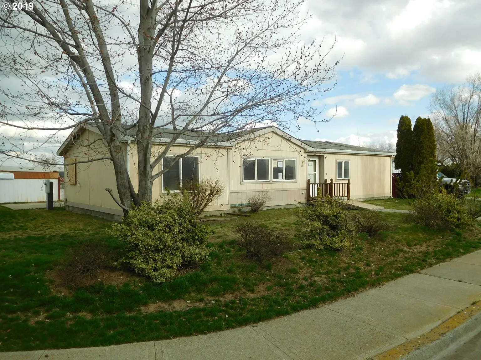 100 Thelma Ct photo 1