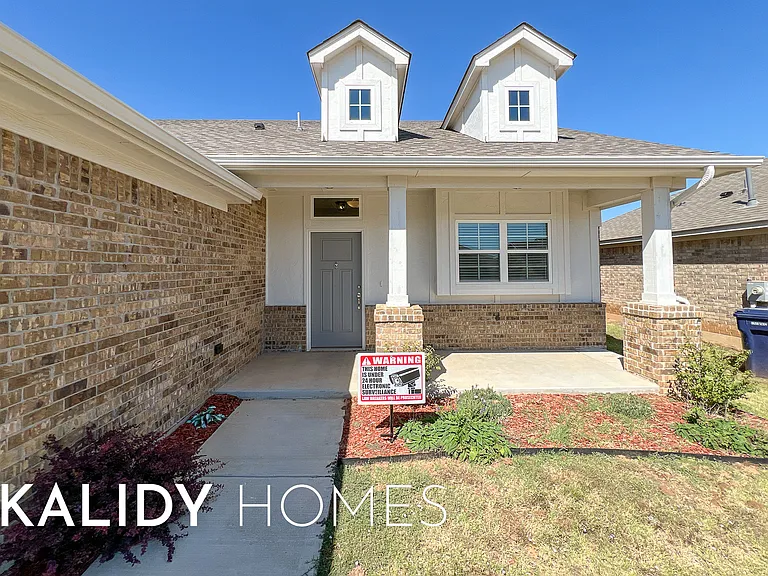 12933 NW 3rd Ter — Photo 13