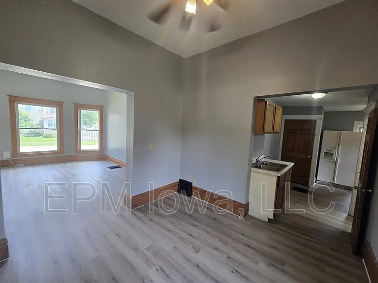 301 Leland Ave — Photo 13
