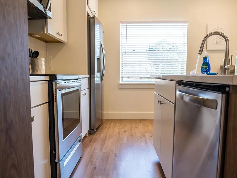 2160 Riverside Ave #7 — Photo 34