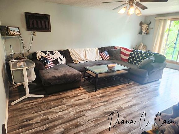3rd image of 123 Riverside Dr