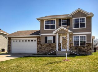 585 SE Sagewood Cir, Waukee, IA 50263