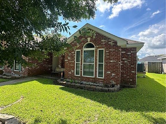 4th image of 38 Cane Dr