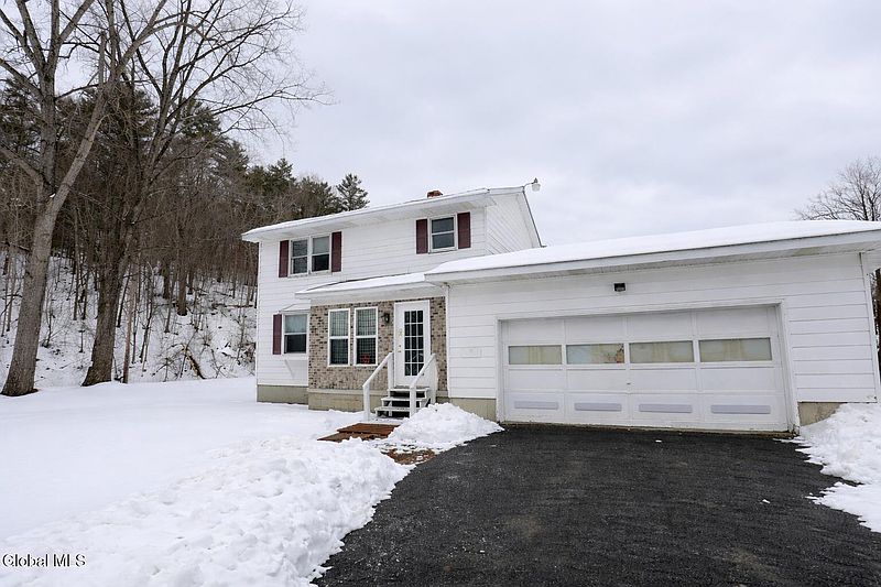 2nd image of 1740 Huntersland Road