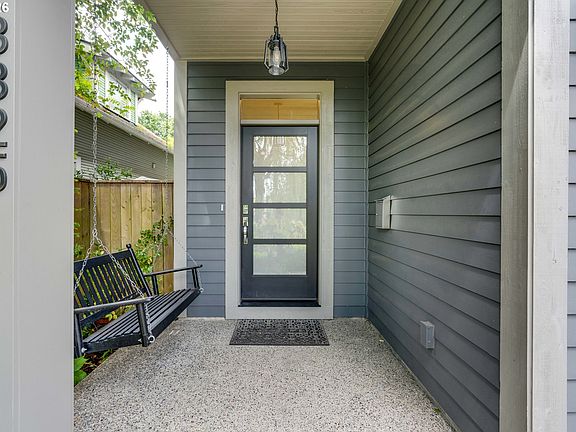 3rd image of 3825 SE Rural St
