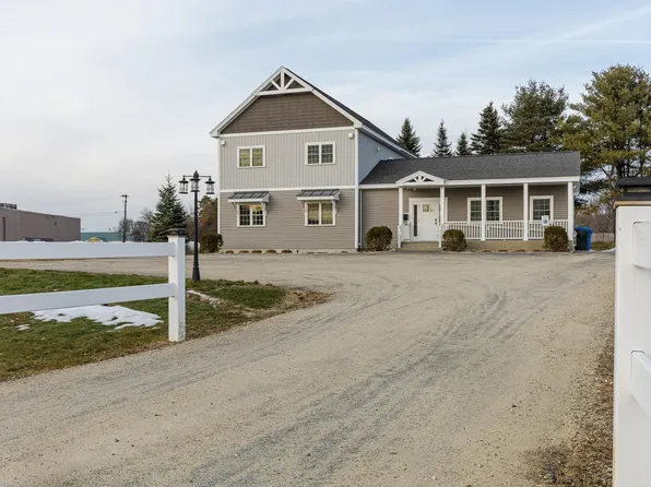 6 Ames Plaza Ln, Walpole, NH 03608