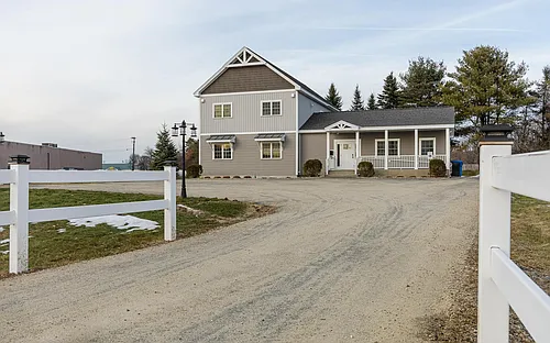 6 Ames Plaza Ln Photo 1