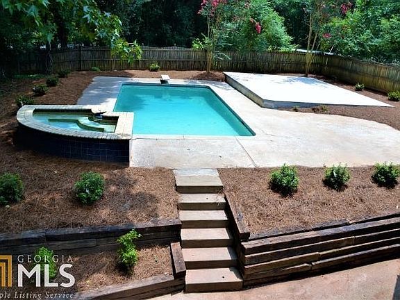 2nd image of 105 Walden Dr