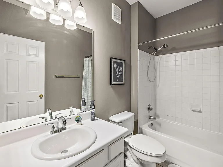 1600 Long Grove Dr #417 — Photo 15