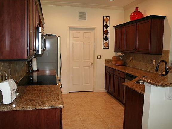 5th image of 811 Victoria Hills Dr S