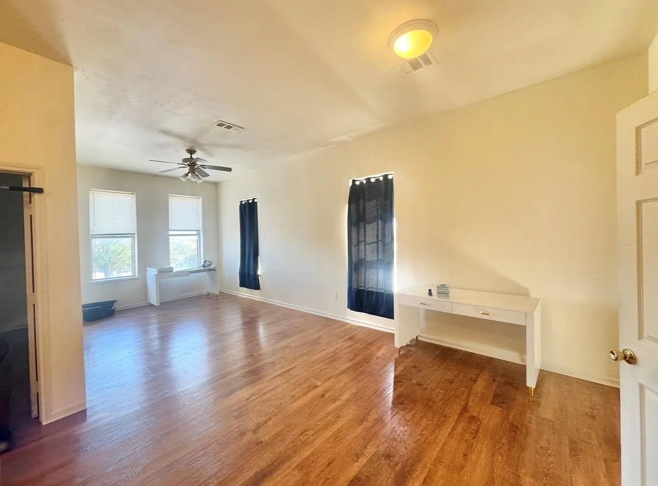 1 bed, 1.0 bath, 753 sqft, $1,300 — Photo 1