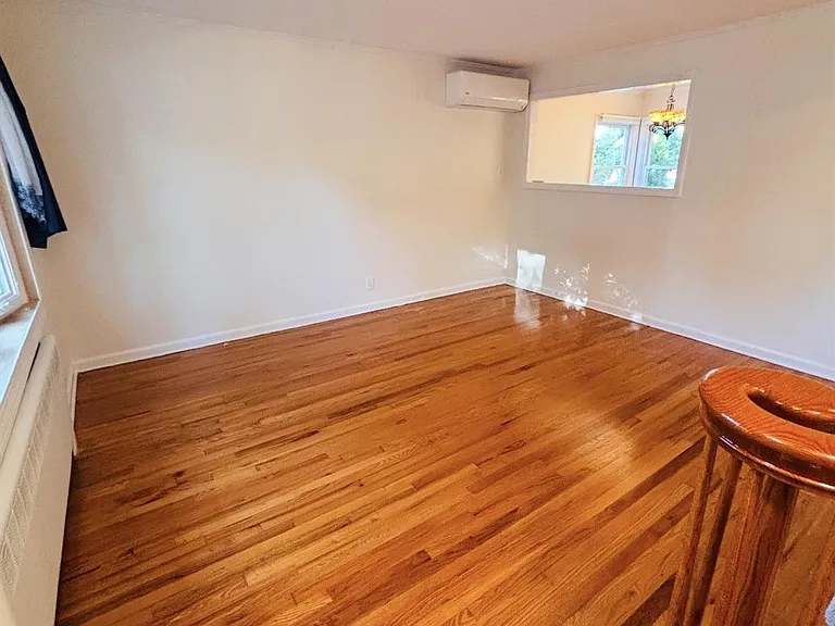 1526 Rhode Ave — Photo 2