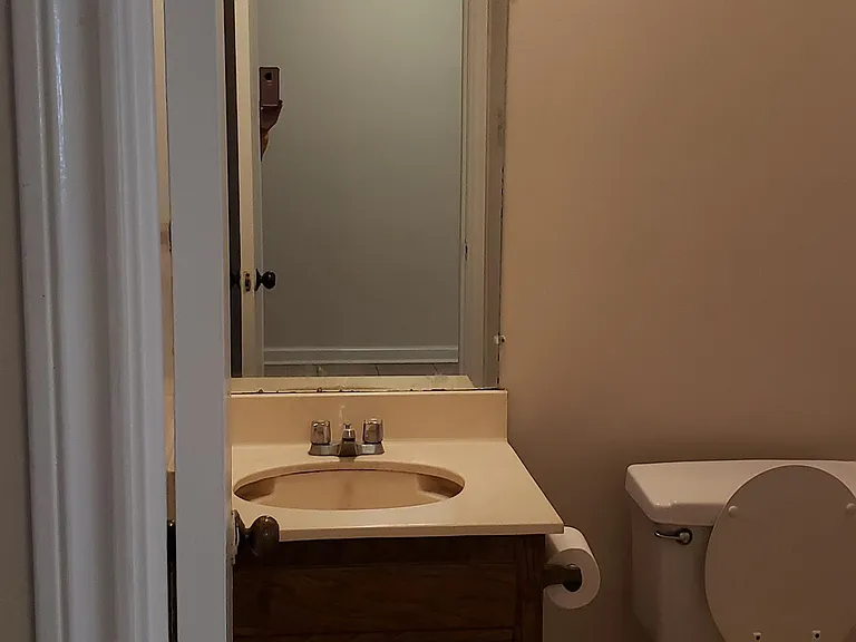 104 Oak Ridge Ave #B — Photo 4