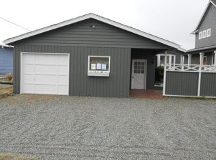 2434 Sunlight Beach Rd, Clinton, WA 98236