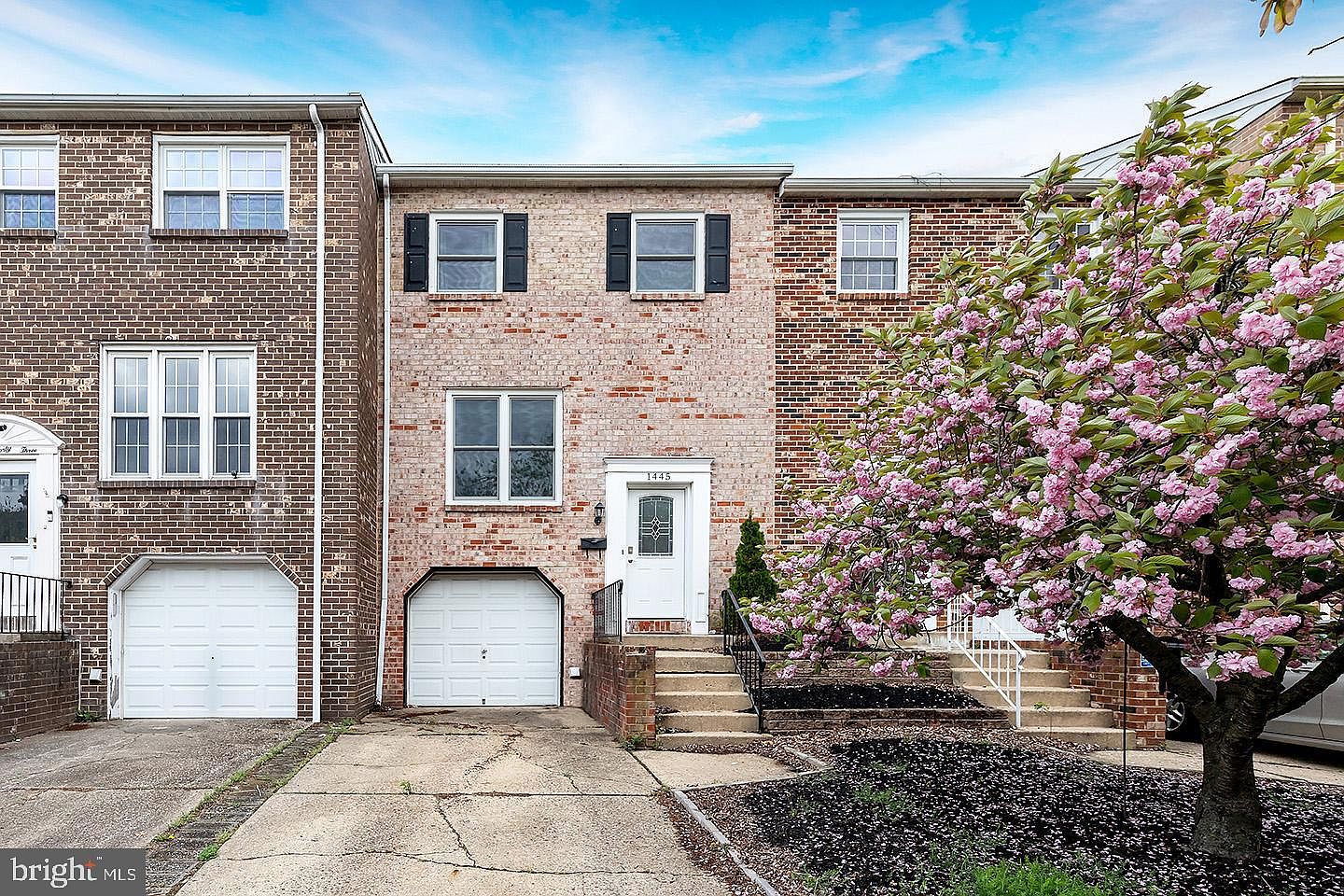 1445 Boxwood Dr, Blackwood, NJ 08012 Zillow