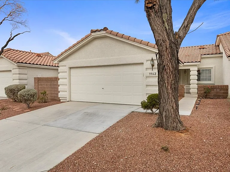 9962 Catalina Canyon Ave — Photo 1