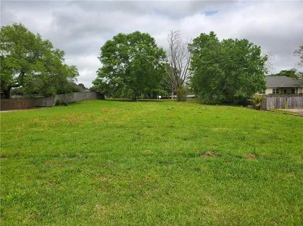 Amanda Ln, Irvington, AL 36544