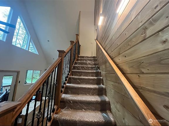 3rd image of 55516 310th Avenue Ct E