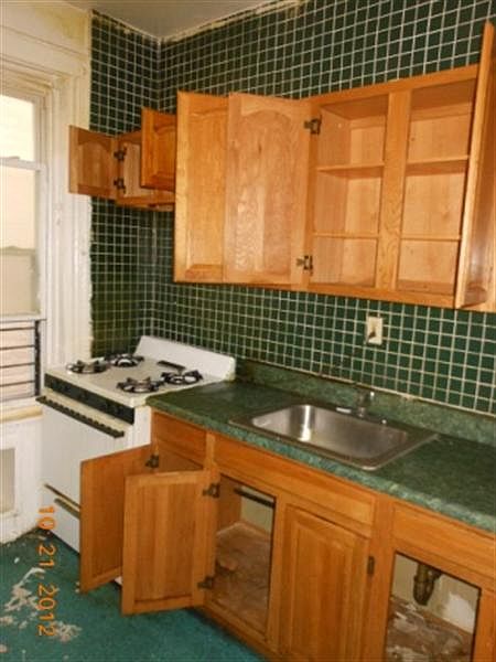 2nd image of 587 Bradford St
