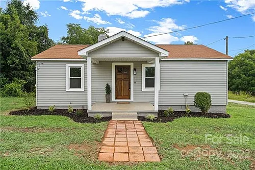 118 Moore St Photo 1