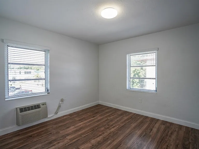 433 NE 82nd St #11 — Photo 13