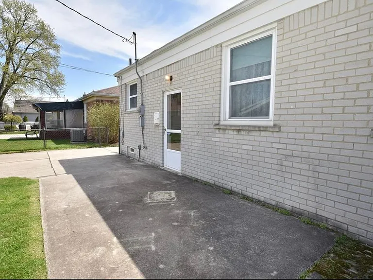 523 E La Salle Ave — Photo 18