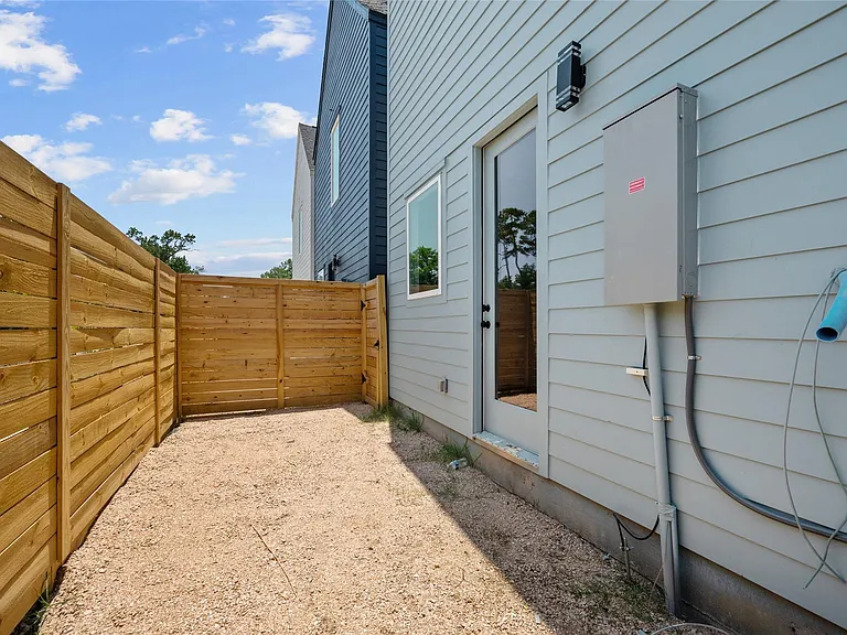 4612 Crown Grove Ln — Photo 7