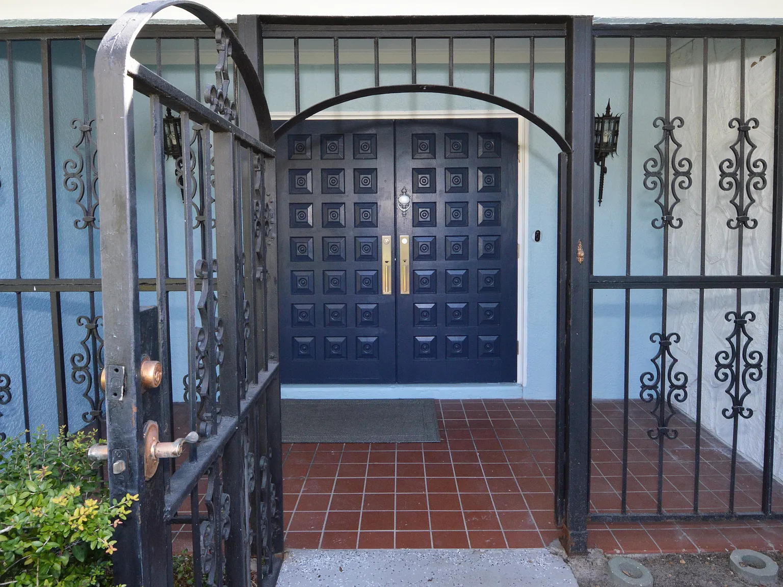 4 bed, 2628 sqft, $5,500 — Photo 2