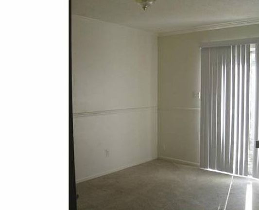 Breakfast/Dining Area