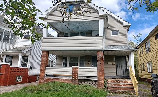 1st image of 3259 E 123rd St #Street1
