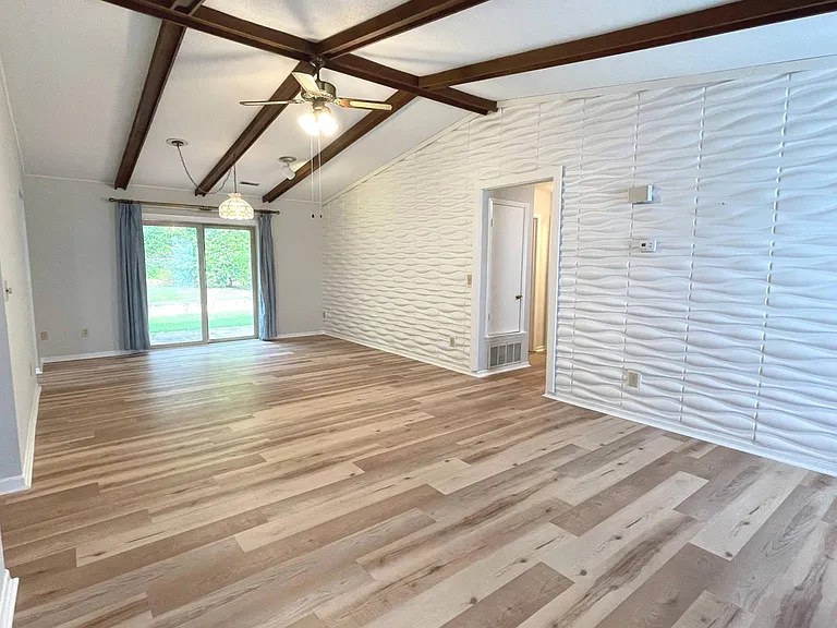1607 Burnley Dr — Photo 11