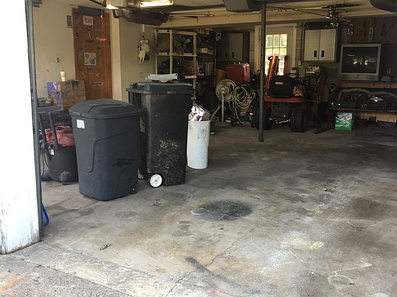 3rd image of 1558 Martha Ann Dr