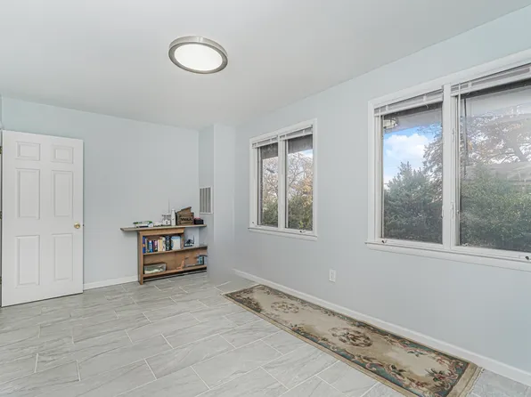 20 Signal Hill Road image 34 of 44