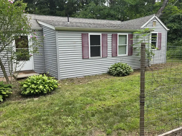 26 Seagraves Rd, Coventry, CT 06238