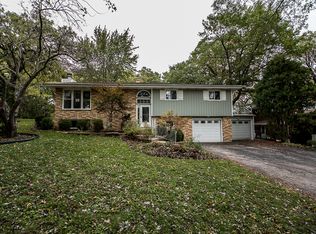 892 Killarney Pass Dr, Mundelein, IL 60060