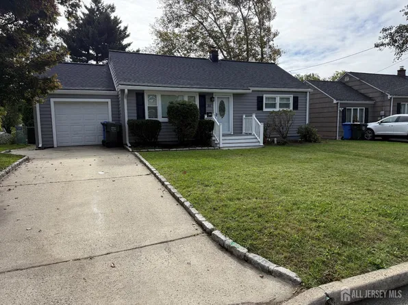35 Maplewood Ave, Colonia, NJ 07067
