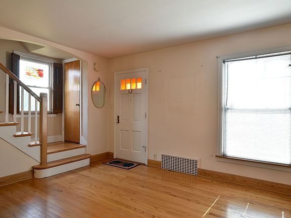 2nd image of 5321 N Oconto Ave