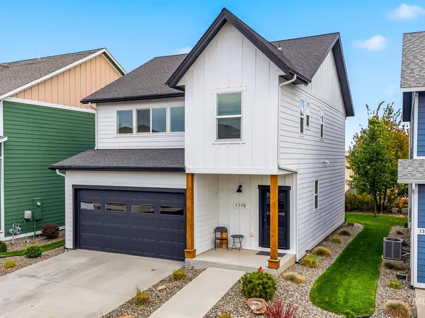 1378 Indian Hls, Moscow, ID 83843