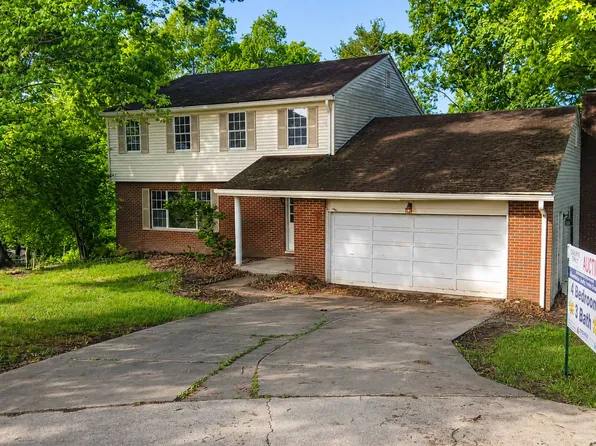 48 Lake Dr, Parkersburg, WV 26104